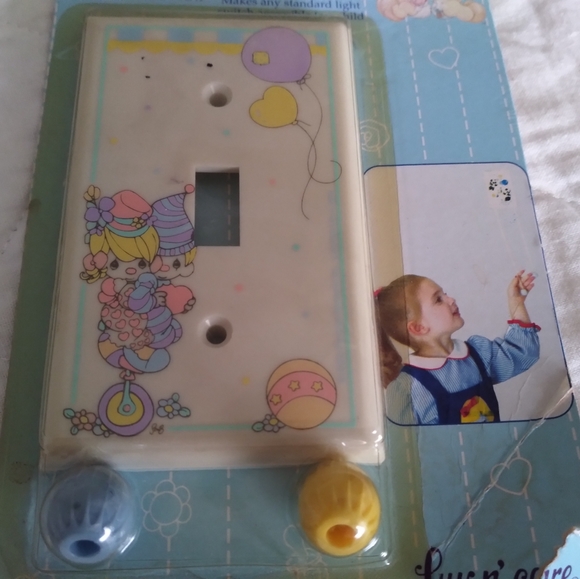 PRECIOUS MOMENTS Light Switch Helper NEW Vintage